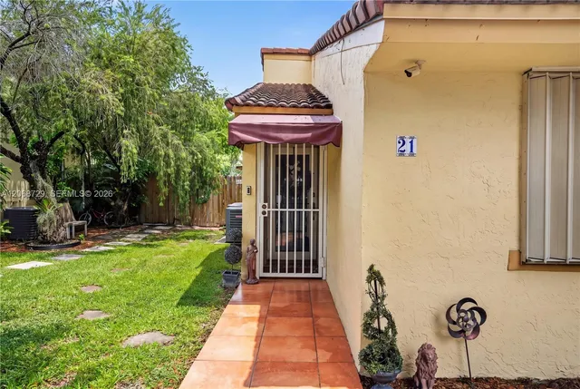 3-bedroom home at 2050 SW 122nd Avenue #21, Miami