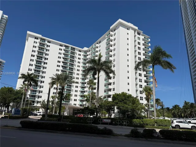 1-bedroom home at 3001 S Ocean Drive #421, Hollywood