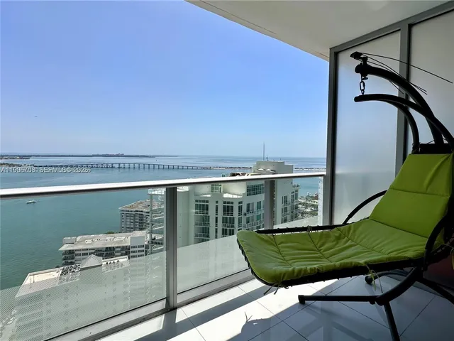 3-bedroom rental at 1300 Brickell Bay Drive #3206, Miami