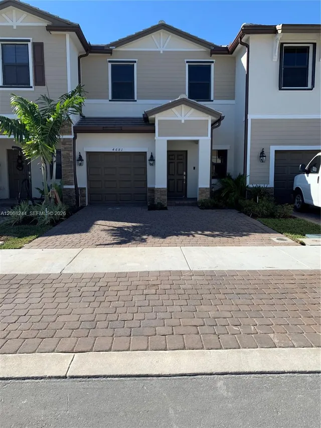 2-bedroom rental at 4681 Caspian Way #4681, Davie