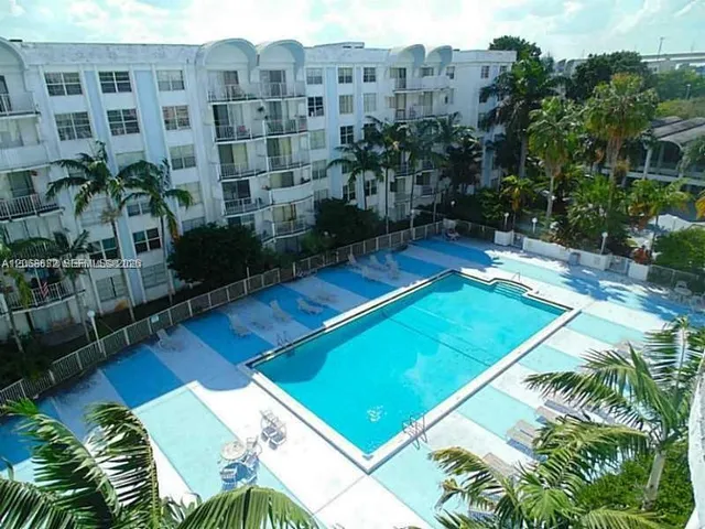 2-bedroom rental at 498 NW 165th Street #D-501, Miami