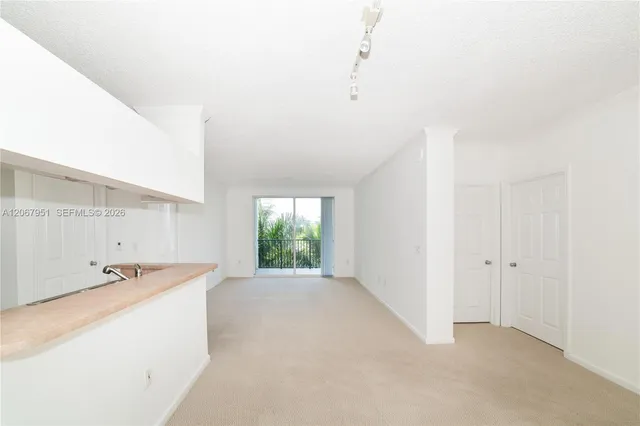 2-bedroom rental at 17150 N Bay Road #2512, Sunny Isles Beach