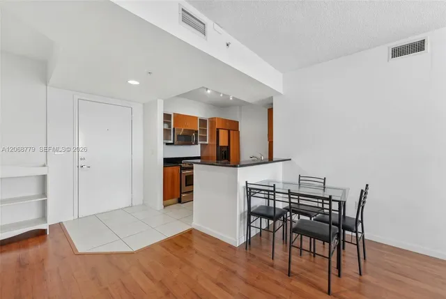 2-bedroom rental at 18800 NE 29th Avenue #904, Aventura