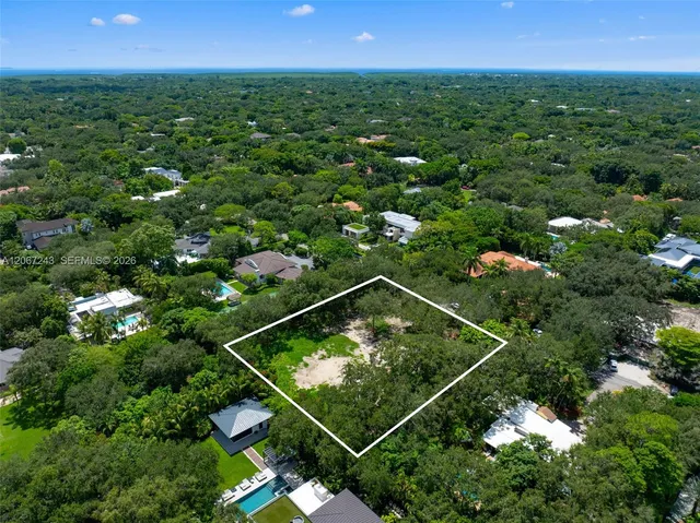 Land at 6285 SW 98th Street, Pinecrest