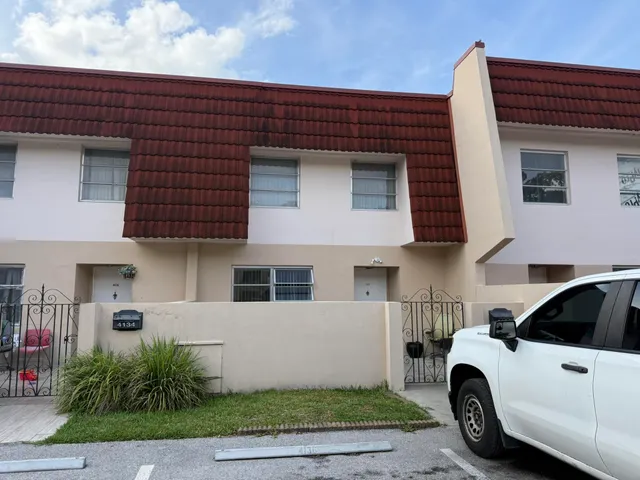 3-bedroom home at 4136 Inverrary Drive #15C, Lauderhill