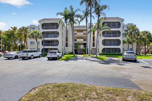 2-bedroom home at 6342 LONGBOAT Lane W #201, Boca Raton
