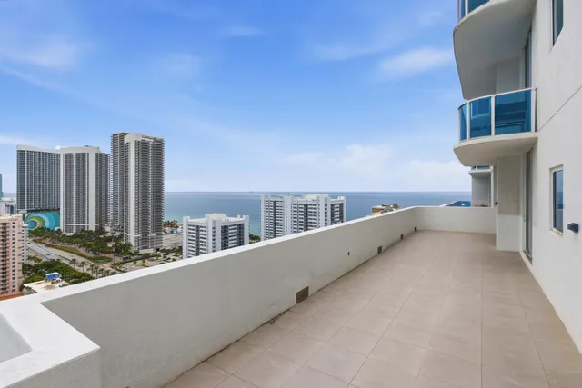 3-bedroom home at 1945 S OCEAN Drive #2408, Hallandale Beach
