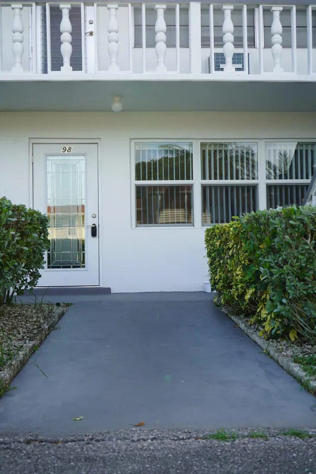 1-bedroom home at 97 BERKSHIRE E, West Palm Beach