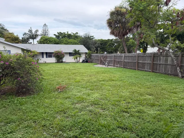 2-bedroom rental at 3778 NOKOMIS Avenue, Westgate