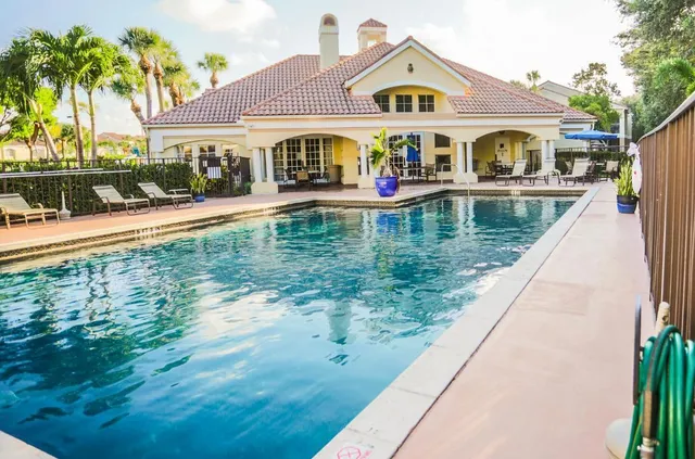 2-bedroom rental at 815 W BOYNTON BEACH Boulevard #1-203, Boynton Beach