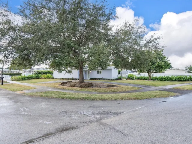 3-bedroom home at 17320 NW 80th Avenue, Hialeah