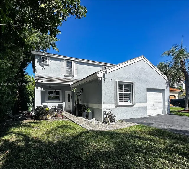4-bedroom home at 1955 NW 184th Way, Pembroke Pines