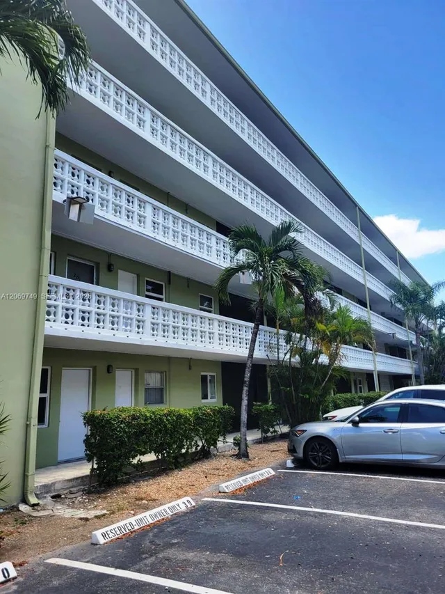 2-bedroom home at 1425 Arthur Street #101A, Hollywood
