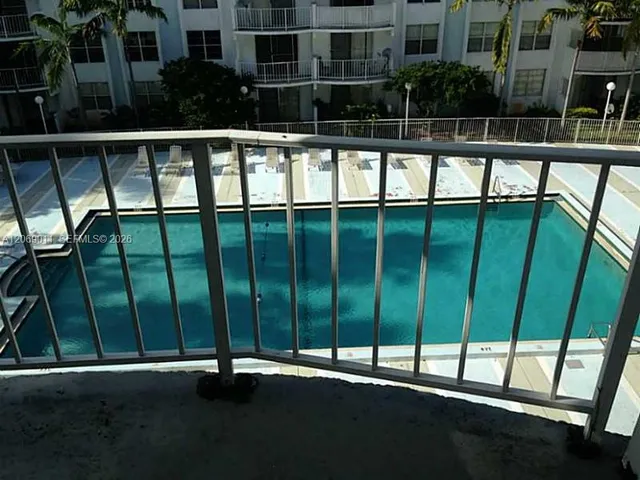 1-bedroom rental at 488 NW 165th St Road #B-614, Miami