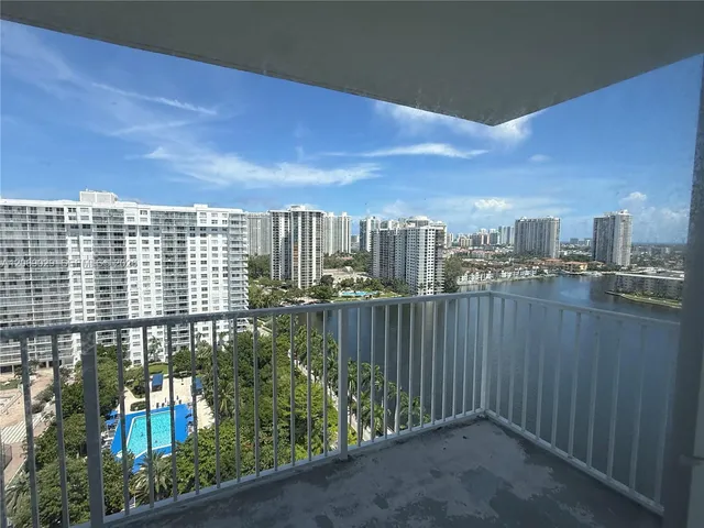 2-bedroom rental at 2801 NE 183rd Street #1914W, Aventura