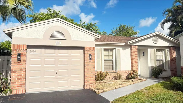 3-bedroom rental at 821 W Beckley Square, Davie
