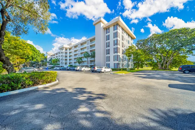 2-bedroom home at 2901 S Palm Aire Drive #609, Pompano Beach