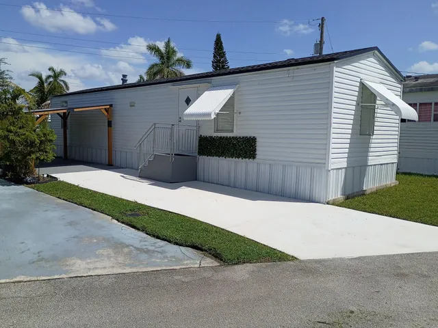 2-bedroom home at 8517 SW 17TH Court, Davie