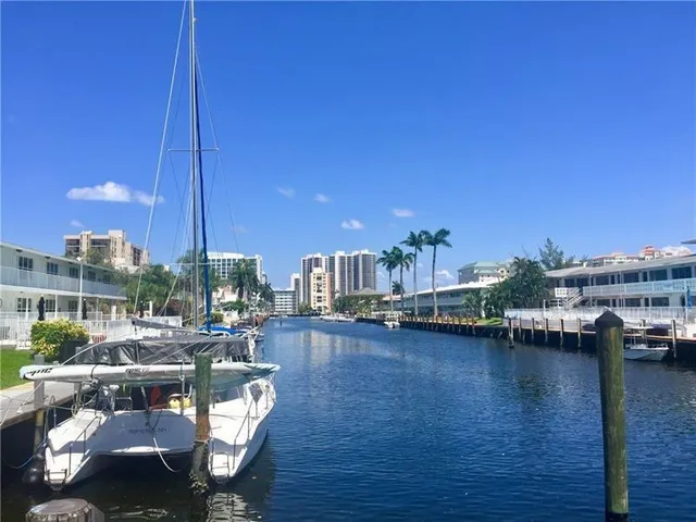 1-bedroom rental at 3220 Bayview Drive NE #102, Fort Lauderdale