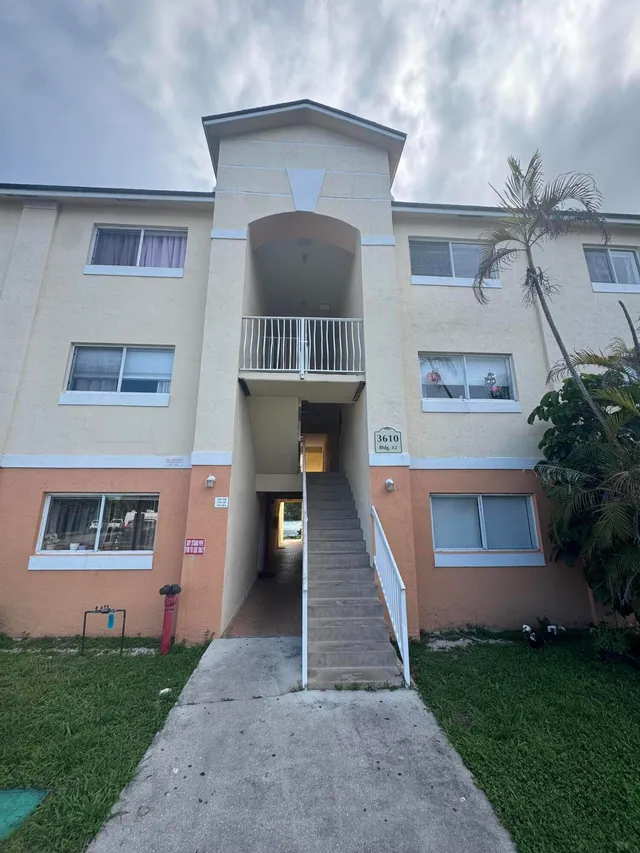 2-bedroom rental at 3610 N 56TH Avenue #226, Hollywood