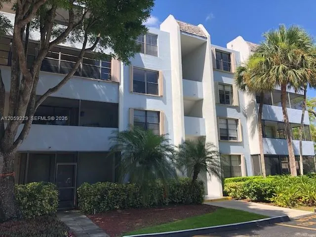 1-bedroom home at 10852 N Kendall Drive #316, Miami