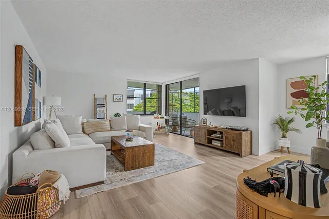 2-bedroom home at 10852 N Kendall Drive #314, Miami