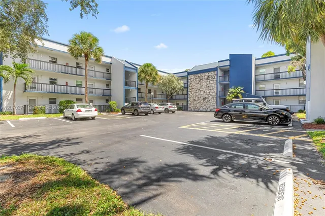 2-bedroom home at 3170 Holiday Springs Boulevard #6-105, Margate