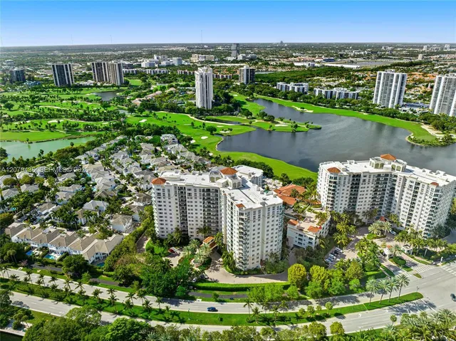 2-bedroom home at 19900 E Country Club Drive #607, Aventura