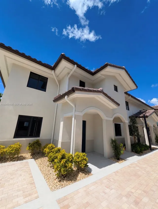 2-bedroom rental at 7450 W 4th Avenue #108, Hialeah