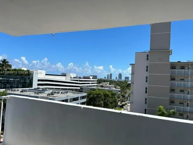 2-bedroom rental at 1331 Lincoln Road #905, Miami Beach