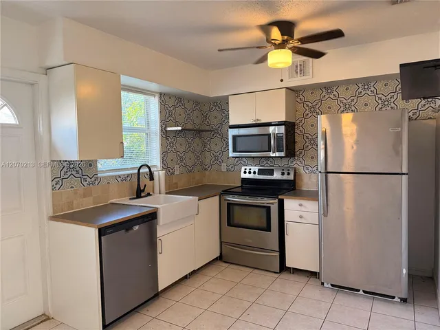 1-bedroom rental at 1104 N 17th Court #104, Hollywood