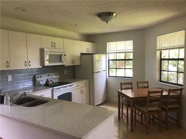 2-bedroom rental at 6650 Montego Bay Boulevard #B, Boca Raton