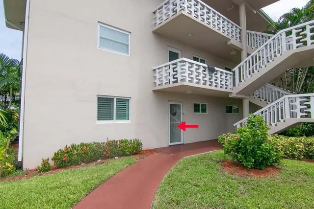 2-bedroom rental at 2812 Garden Drive S #101, Lake Worth Beach