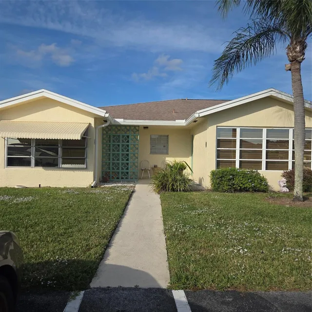 1-bedroom rental at 5349 Lakefront Boulevard #B, Delray Beach