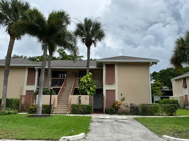 2-bedroom rental at 3939 NE 5TH Avenue #A208, Boca Raton