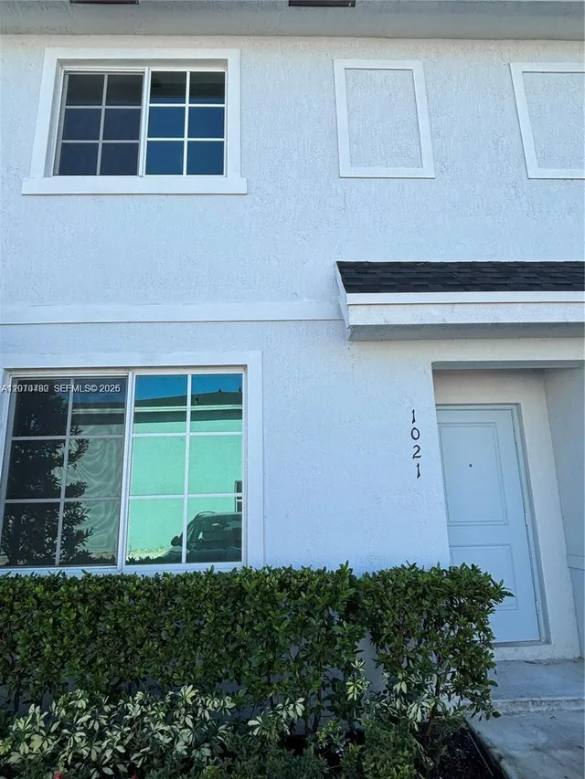 3-bedroom home at 1021 NW 5th Street, Florida City