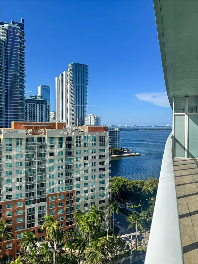 2-bedroom home at 1900 N Bayshore Drive #1618, Miami