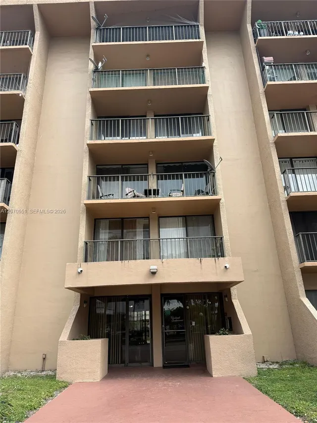 1-bedroom rental at 16751 NE 9th Avenue #211, North Miami Beach