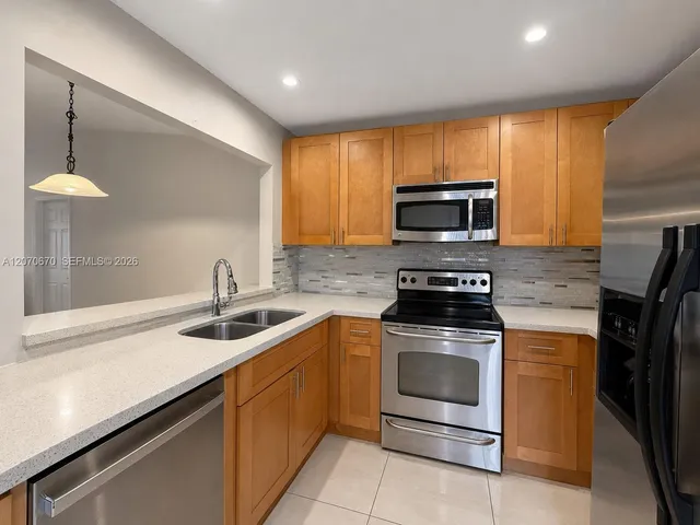 2-bedroom rental at 454 NE 210th Circle Terrace #202-7B, Miami