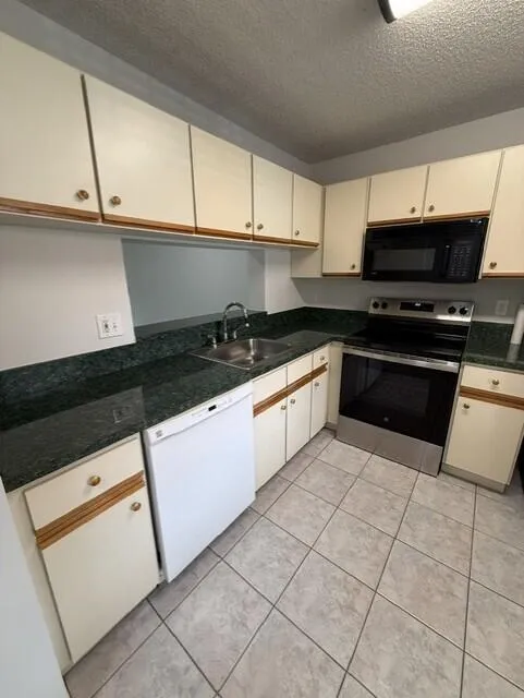 1-bedroom home at 3031 HOLIDAY SPRINGS Boulevard #202-7, Margate