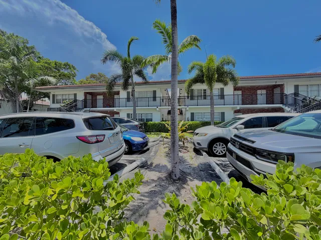 3-bedroom rental at 601 SW 2ND Avenue #5, Boca Raton