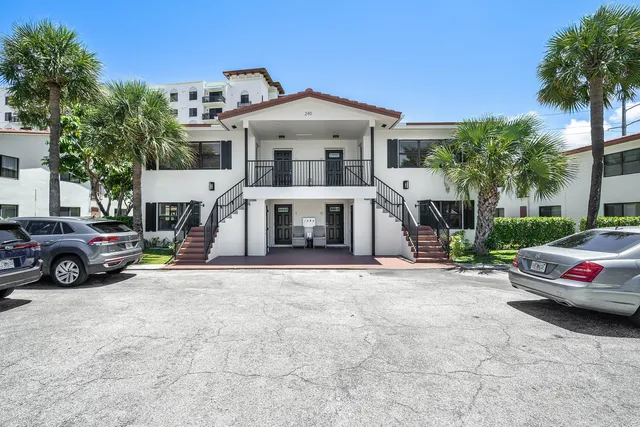 3-bedroom rental at 240 SW 7th Street #11, Boca Raton