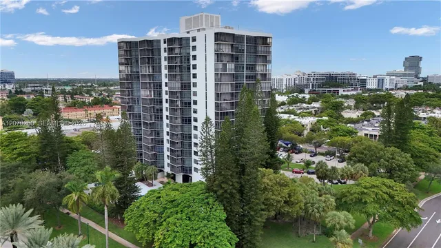 1-bedroom home at 20100 W Country Club Drive #403, Aventura
