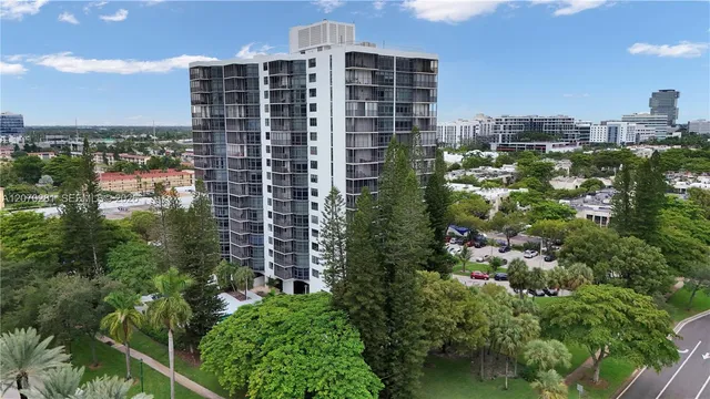 1-bedroom home at 20100 W Country Club Drive #1003, Aventura