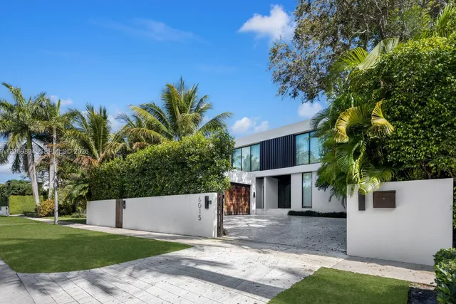 6-bedroom home at 6015 N Bay Road, Miami Beach