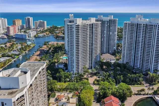 2-bedroom home at 21205 Yacht Club Drive #2310, Aventura