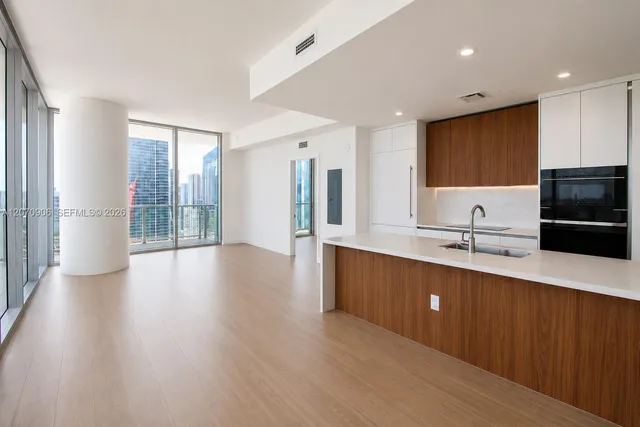 3-bedroom rental at 1400 Biscayne Boulevard #3401, Miami