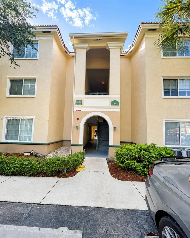 1-bedroom rental at 2457 Centergate Drive #203, Miramar