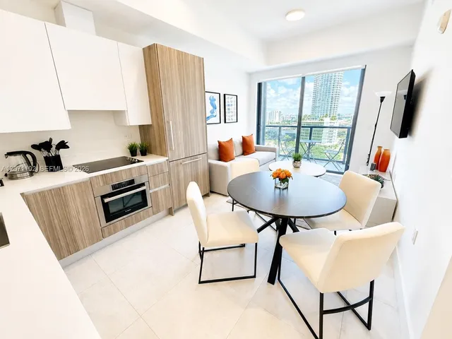 1-bedroom rental at 239 SW 9 Street #1504, Miami