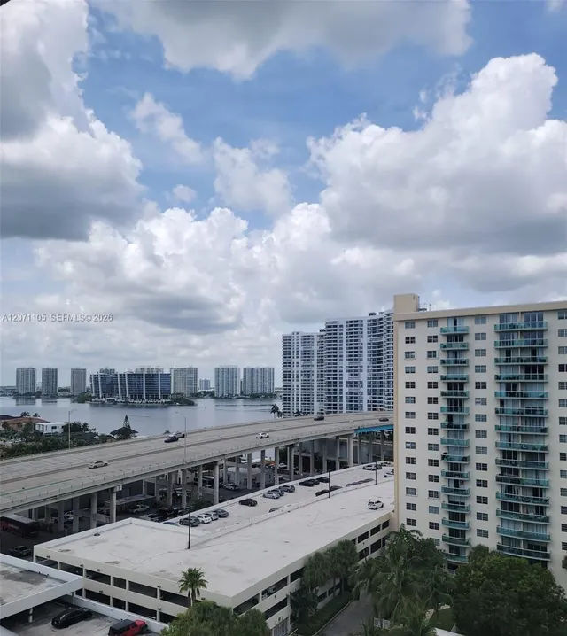 1-bedroom rental at 19380 Collins Avenue #1207, Sunny Isles Beach